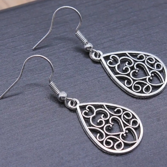 NEW Vintage Bolo Alloy Heart Filigree Drop & Dangle Earrings - Picture 3 of 7